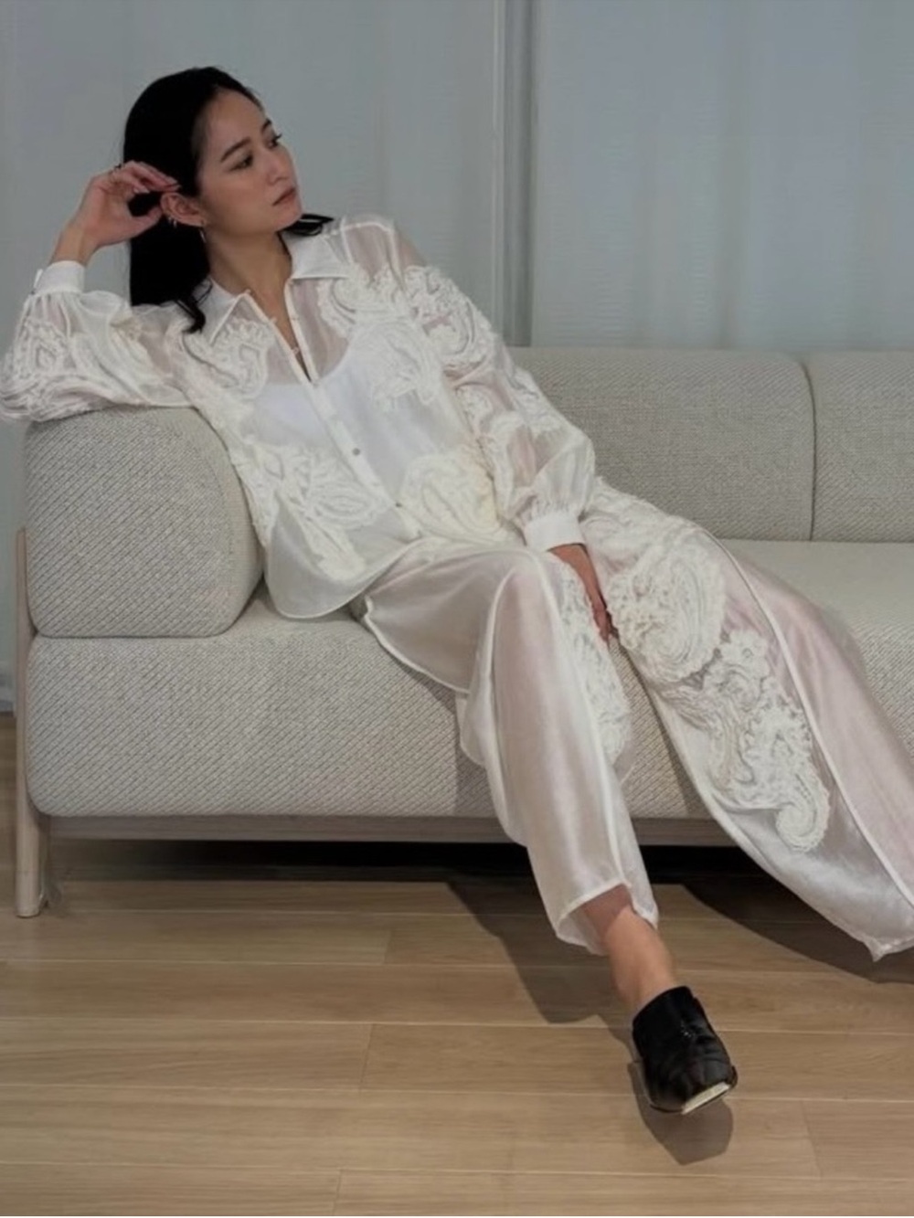 H&M Embroidered Blouse - Picture 13 of 16